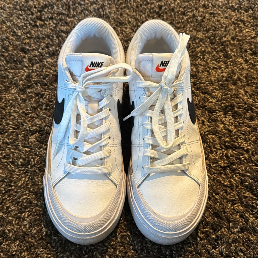 Nike Legacy Lift size 9